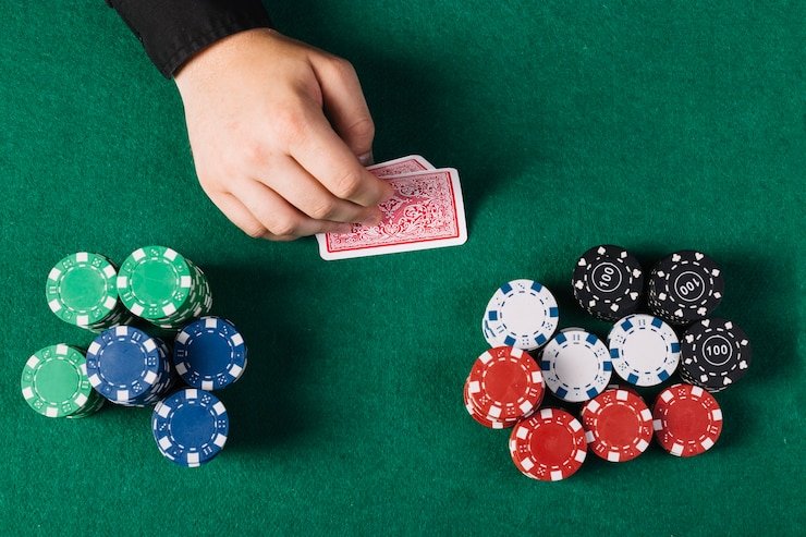 Bagan tingkat loyalitas ligaplay menampilkan manfaat progresif dari Member hingga Diamond